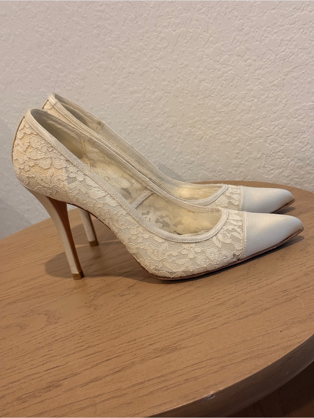 Stuart Weitzman Ivory Lace Pointed-Toe Pumps
